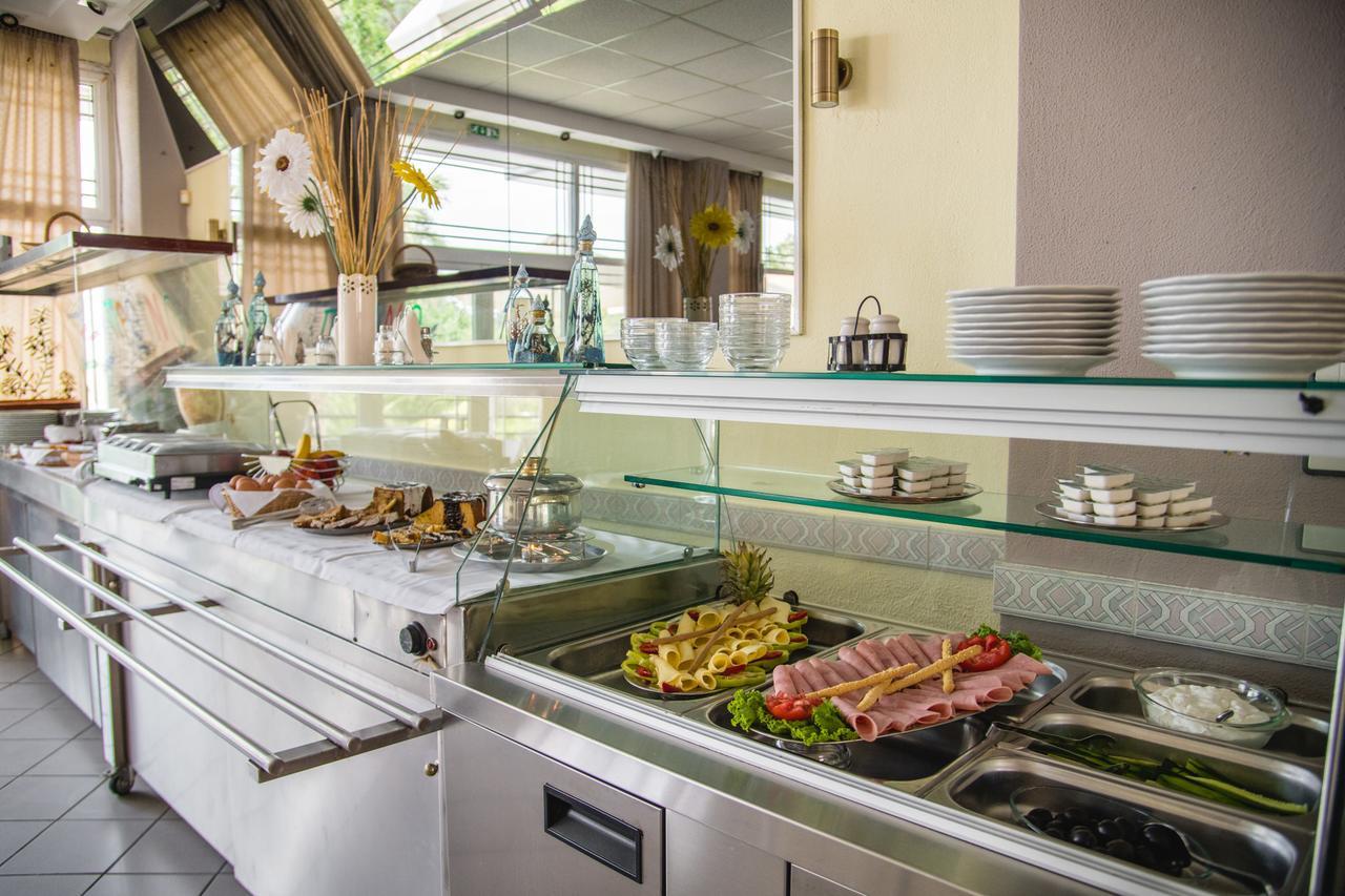 Athina Resort Aszproválta Kültér fotó
