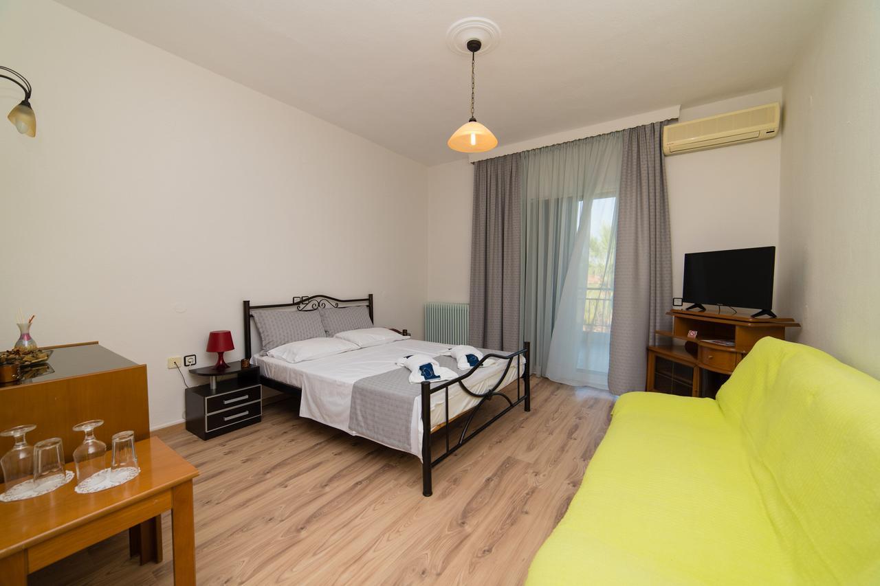 Athina Resort Aszproválta Kültér fotó